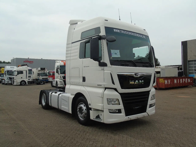 MAN TGX 18.460 + euro 6 + 6x in stock - Tracteur routier: photos 4 MAN TGX 18.460 + euro 6 + 6x in stock - Tracteur routier: photos 4