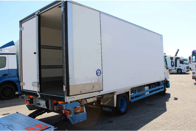 Volvo FL 240 + carrier + ATP + 16T + lift + MANUAL - Camion frigorifique: photos 4 Volvo FL 240 + carrier + ATP + 16T + lift + MANUAL - Camion frigorifique: photos 4