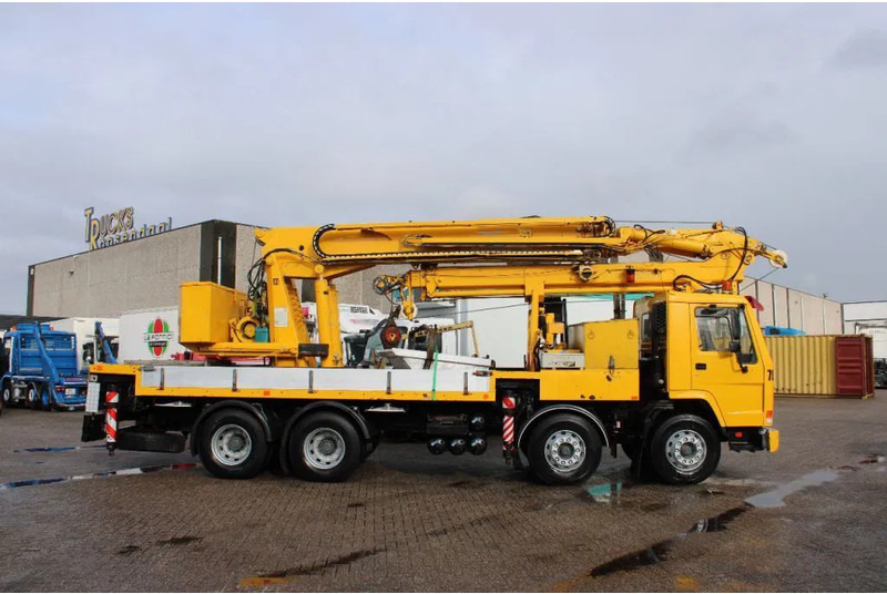 Volvo FL10 8X4 + GROMACH 34 mtr. + EURO 2 - Camion grue: photos 5 Volvo FL10 8X4 + GROMACH 34 mtr. + EURO 2 - Camion grue: photos 5