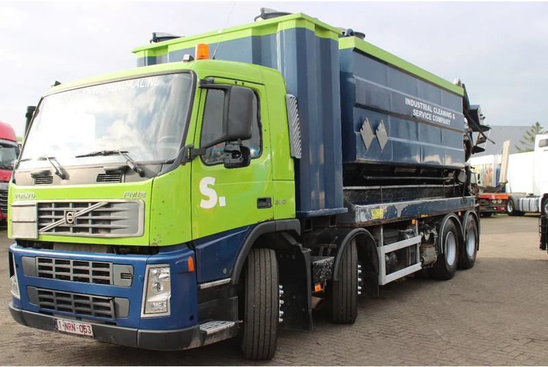 Volvo FM 12.340 + ADR + stokota 14.000L + manual - Camion hydrocureur: photos 3 Volvo FM 12.340 + ADR + stokota 14.000L + manual - Camion hydrocureur: photos 3