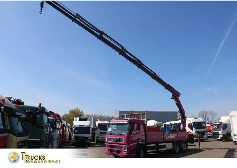Volvo FM 370 + PALFINGER 23002 /6EXT + REMOTE + 6X2 STEERING - Camion grue: photos 1 Volvo FM 370 + PALFINGER 23002 /6EXT + REMOTE + 6X2 STEERING - Camion grue: photos 1