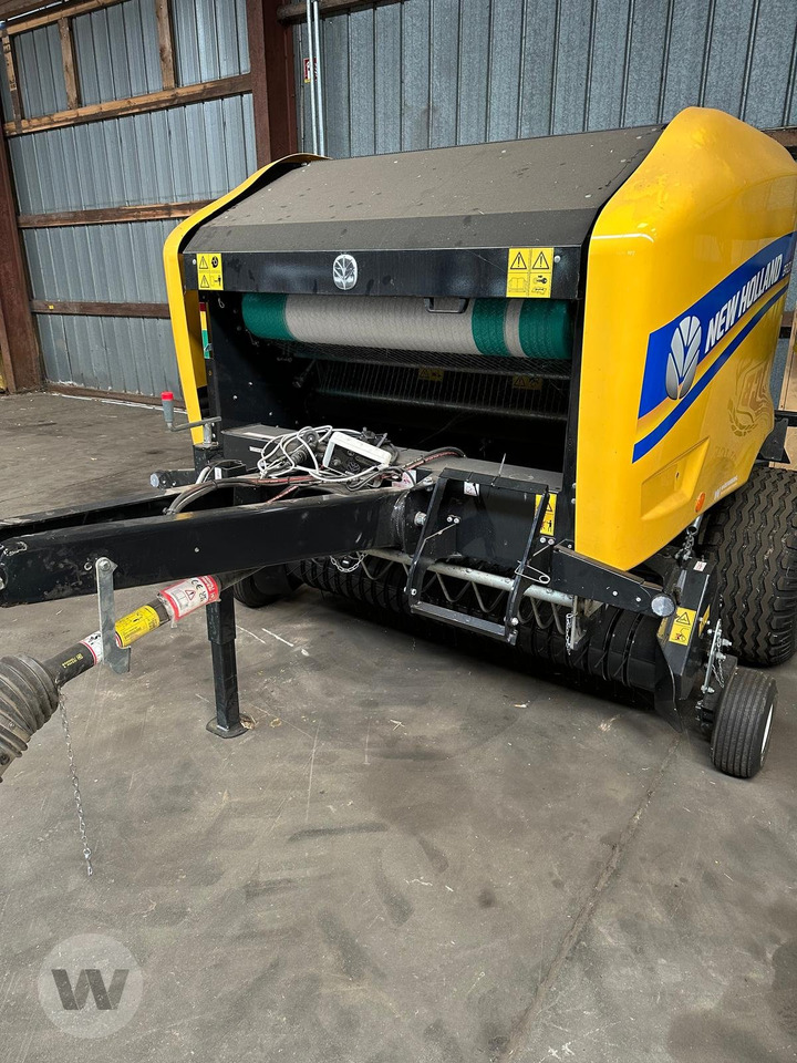 New Holland BR 120 - Presse à balles rondes: photos 5 New Holland BR 120 - Presse à balles rondes: photos 5