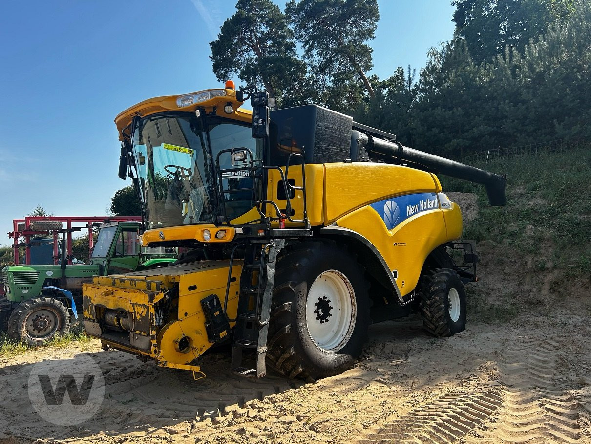 New Holland CR 9070 ELEV - Tracteur agricole: photos 3 New Holland CR 9070 ELEV - Tracteur agricole: photos 3