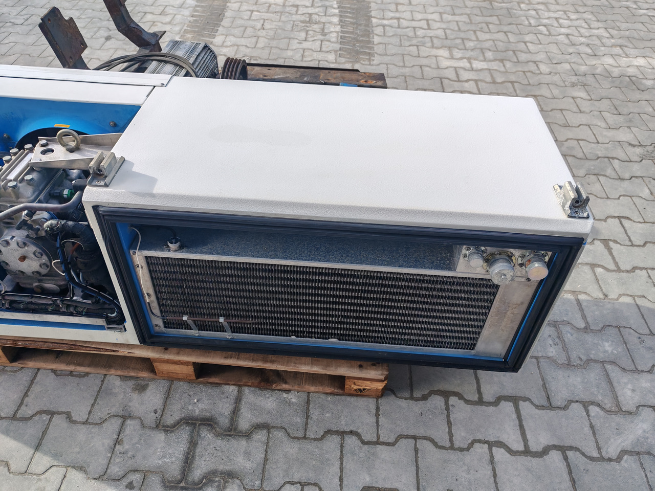 Système de refroidissement FRIGOBLOCK FK13 / G24 V03K516 / DP132-150/4 / COMPLETE SET: photos 7 Système de refroidissement FRIGOBLOCK FK13 / G24 V03K516 / DP132-150/4 / COMPLETE SET: photos 7