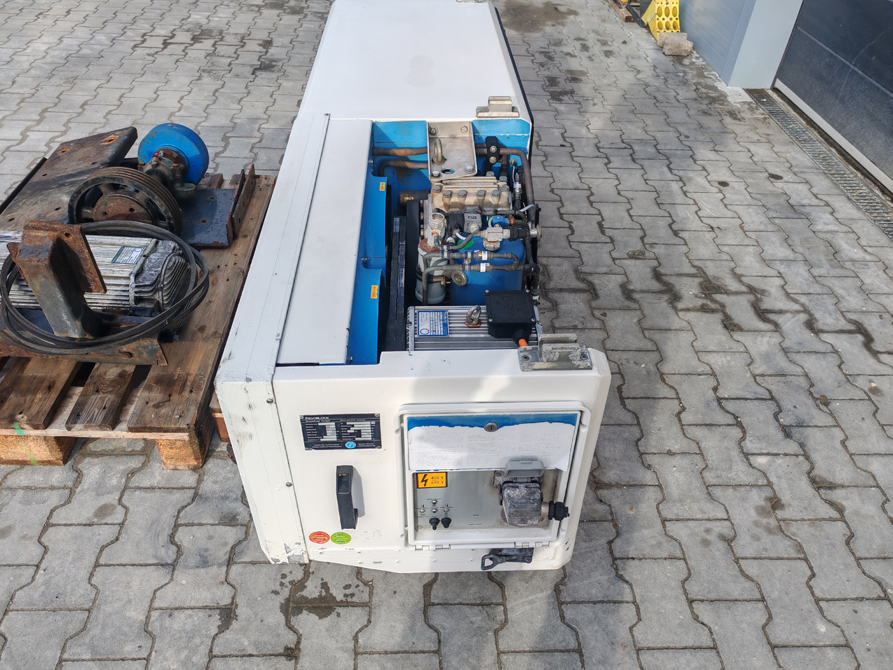 FRIGOBLOCK FK13 / G24 V03K516 / DP132-150/4 / COMPLETE SET - Système de refroidissement: photos 5 FRIGOBLOCK FK13 / G24 V03K516 / DP132-150/4 / COMPLETE SET - Système de refroidissement: photos 5