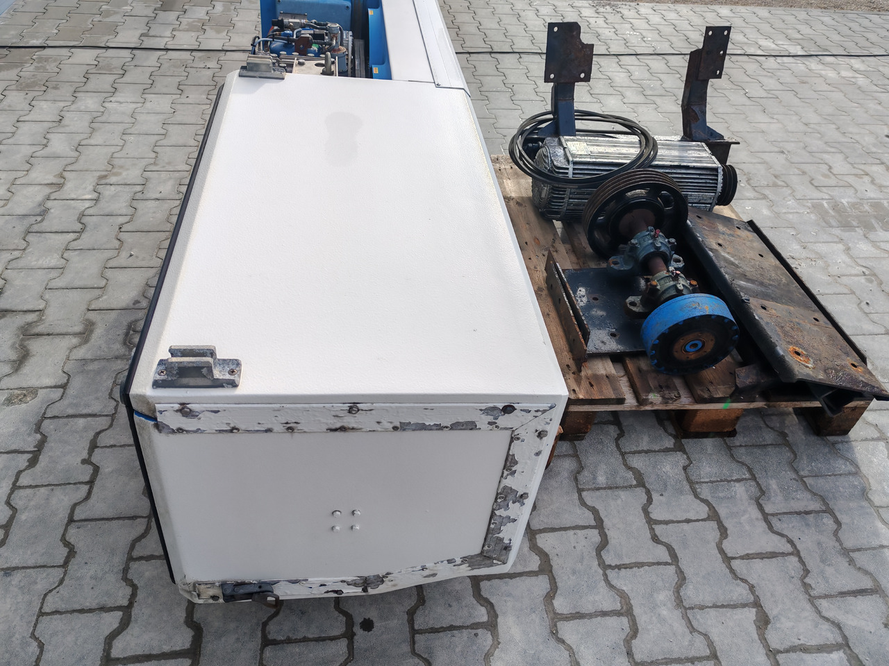 Système de refroidissement FRIGOBLOCK FK13 / G24 V03K516 / DP132-150/4 / COMPLETE SET: photos 8 Système de refroidissement FRIGOBLOCK FK13 / G24 V03K516 / DP132-150/4 / COMPLETE SET: photos 8