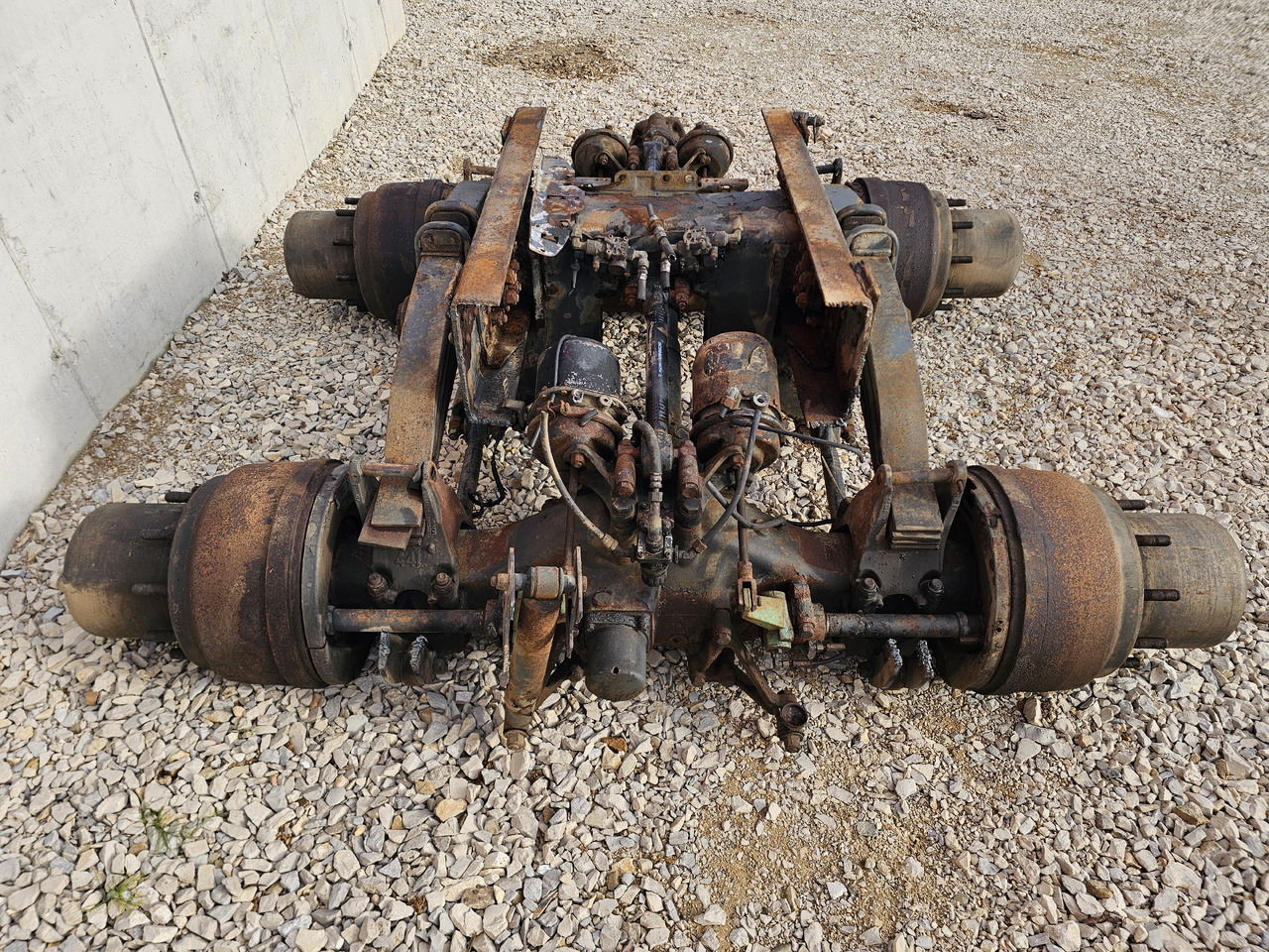 Essieu arrière SCANIA COMPLETE REAR AXLES SET / RBP735 / RATIO= 3,93 / 6x4 6x6 8x4 8x6: photos 7 Essieu arrière SCANIA COMPLETE REAR AXLES SET / RBP735 / RATIO= 3,93 / 6x4 6x6 8x4 8x6: photos 7