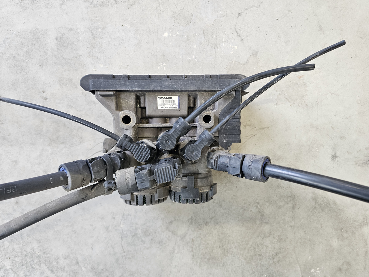 SCANIA S, R, P, G / REAR EBS VALVE / 2653385 / K050212 - Valve de frein: photos 2 SCANIA S, R, P, G / REAR EBS VALVE / 2653385 / K050212 - Valve de frein: photos 2