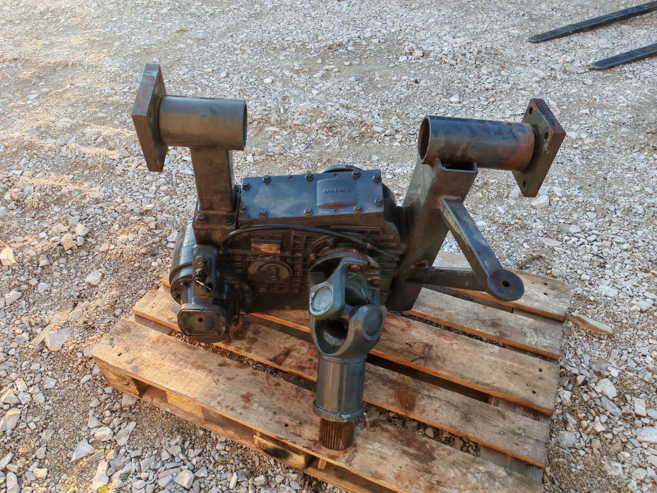 VOLVO FM FM FMX / TRANSFER CASE 4x4 6x6 8x8 / VT2501TB -B / 1,040:1 - Transmission: photos 3 VOLVO FM FM FMX / TRANSFER CASE 4x4 6x6 8x8 / VT2501TB -B / 1,040:1 - Transmission: photos 3