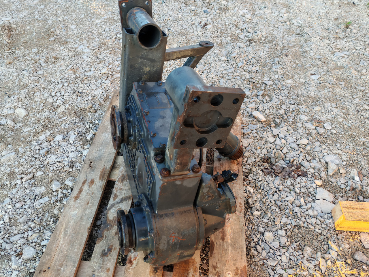 VOLVO FM FM FMX / TRANSFER CASE 4x4 6x6 8x8 / VT2501TB -B / 1,040:1 - Transmission: photos 4 VOLVO FM FM FMX / TRANSFER CASE 4x4 6x6 8x8 / VT2501TB -B / 1,040:1 - Transmission: photos 4