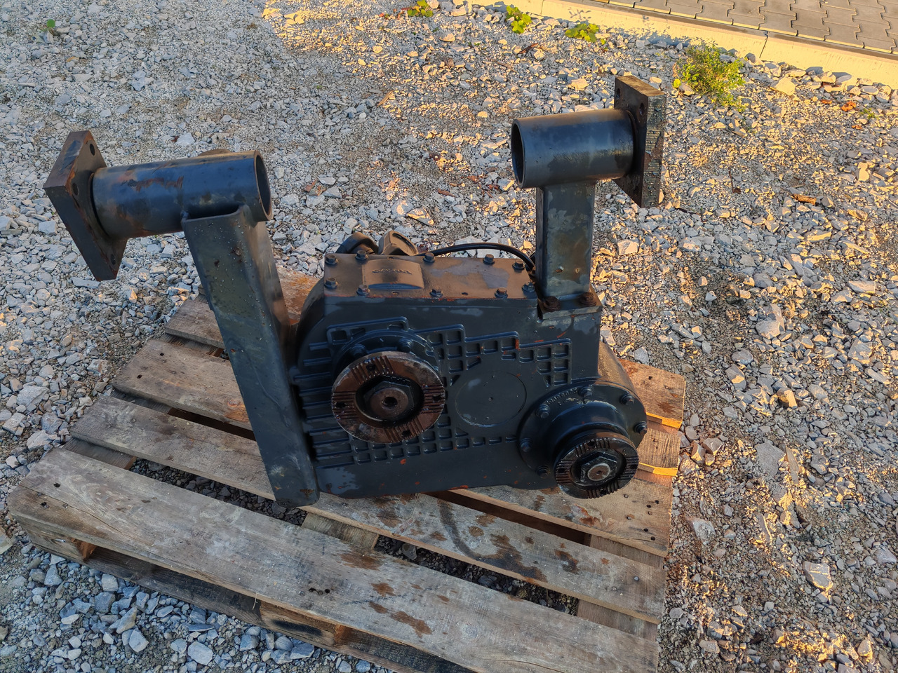 VOLVO FM FM FMX / TRANSFER CASE 4x4 6x6 8x8 / VT2501TB -B / 1,040:1 - Transmission: photos 2 VOLVO FM FM FMX / TRANSFER CASE 4x4 6x6 8x8 / VT2501TB -B / 1,040:1 - Transmission: photos 2