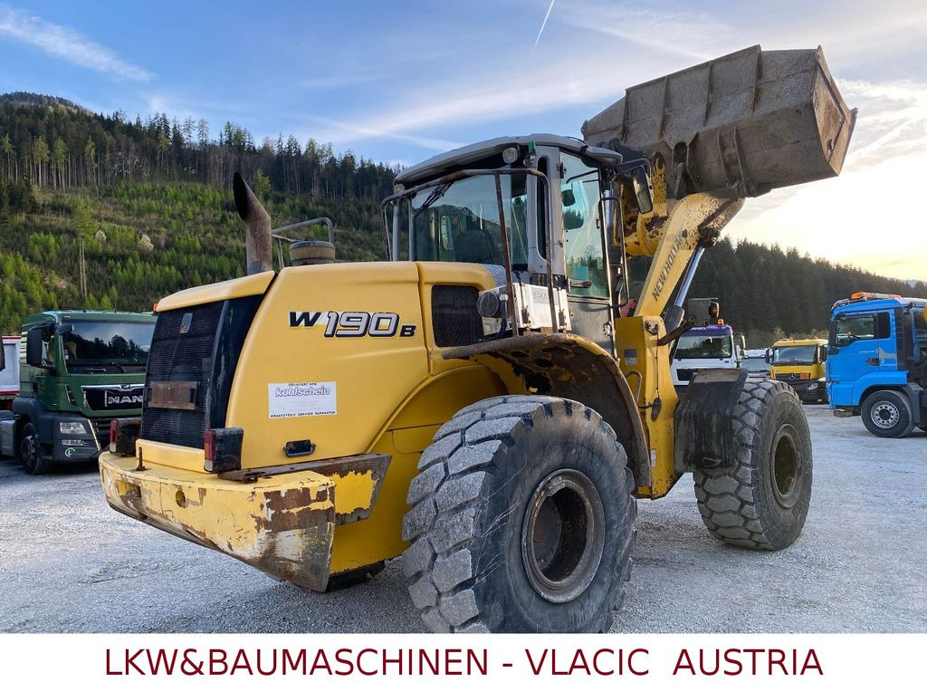 New Holland W190 B New Holland W190 B - Chargeuse sur pneus: photos 4 New Holland W190 B New Holland W190 B - Chargeuse sur pneus: photos 4