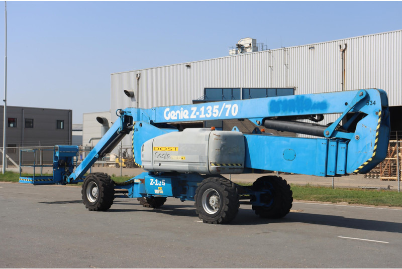 Genie Z135 - Nacelle articulée: photos 5 Genie Z135 - Nacelle articulée: photos 5