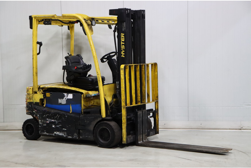 Hyster J1.8XNT - Chariot élévateur électrique: photos 1 Hyster J1.8XNT - Chariot élévateur électrique: photos 1