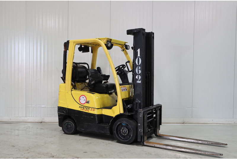 Hyster S3.0FT - Chariot élévateur à gaz: photos 1 Hyster S3.0FT - Chariot élévateur à gaz: photos 1