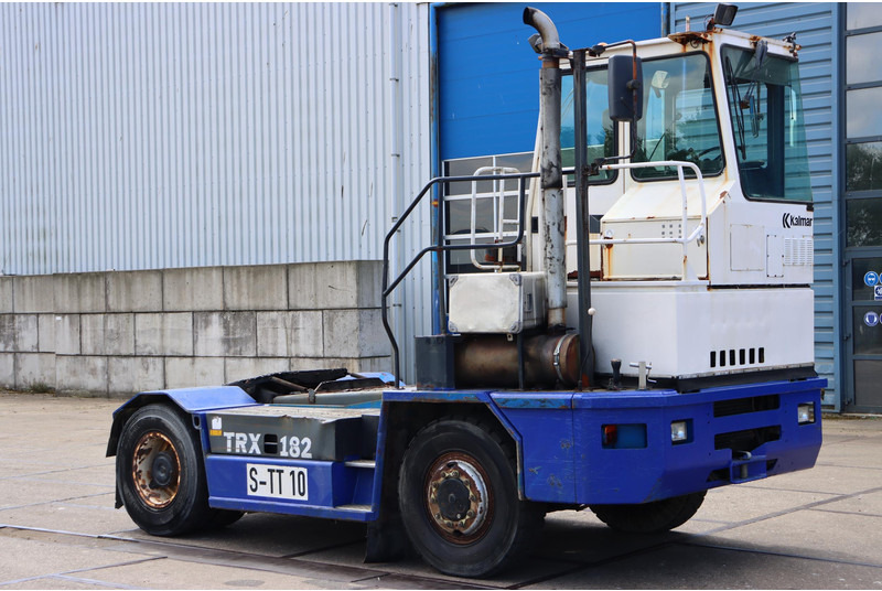 Kalmar TRX182A - Tracteur portuaire: photos 1 Kalmar TRX182A - Tracteur portuaire: photos 1
