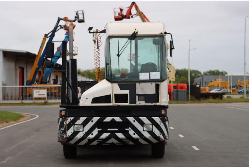 Kalmar TT612D - Tracteur portuaire: photos 3 Kalmar TT612D - Tracteur portuaire: photos 3