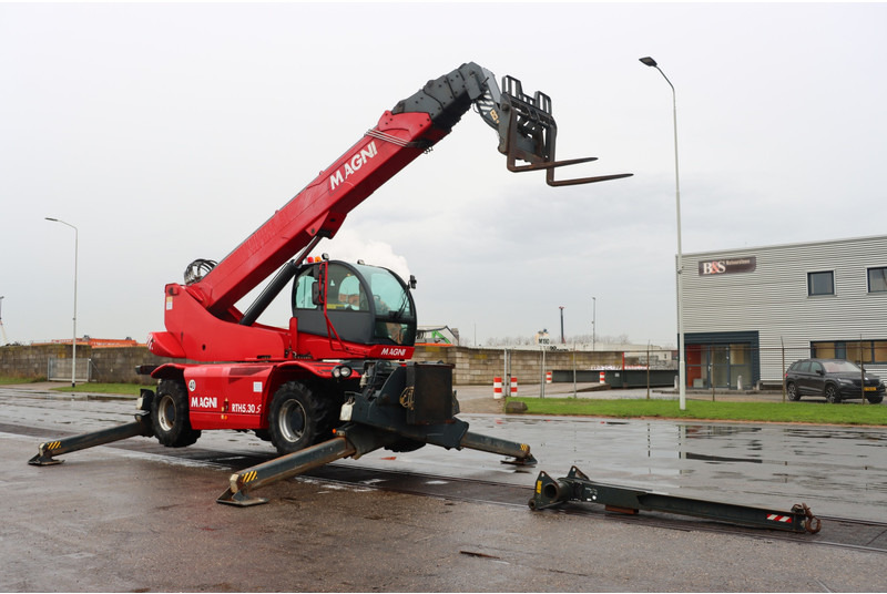 MAGNI RTH5.30S - Chargeuse: photos 1 MAGNI RTH5.30S - Chargeuse: photos 1