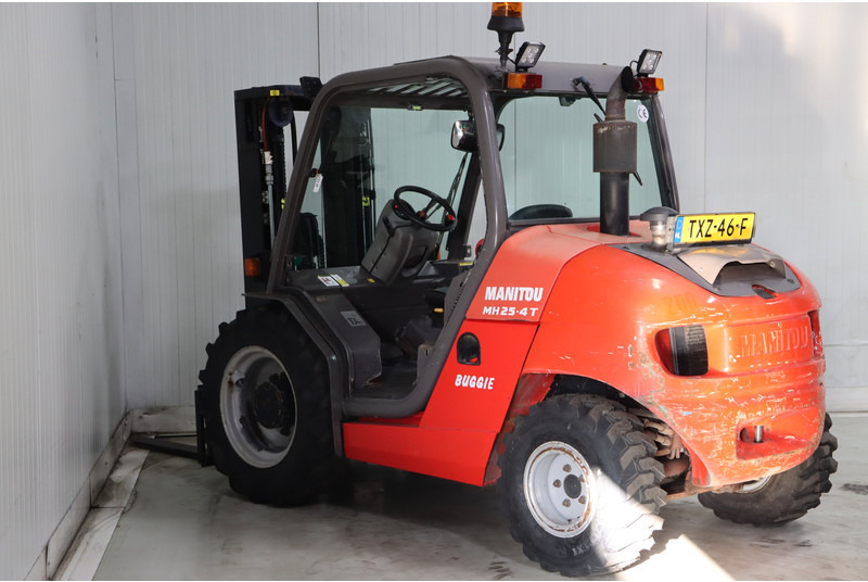 Manitou MH25-4T Buggie - Chariot élévateur diesel: photos 5 Manitou MH25-4T Buggie - Chariot élévateur diesel: photos 5