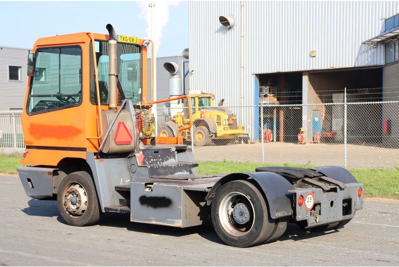 Terberg YT182 - Tracteur portuaire: photos 5 Terberg YT182 - Tracteur portuaire: photos 5