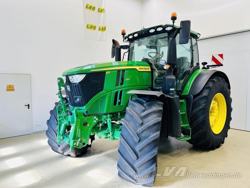 John Deere 6R 250 - Tracteur agricole: photos 1 John Deere 6R 250 - Tracteur agricole: photos 1