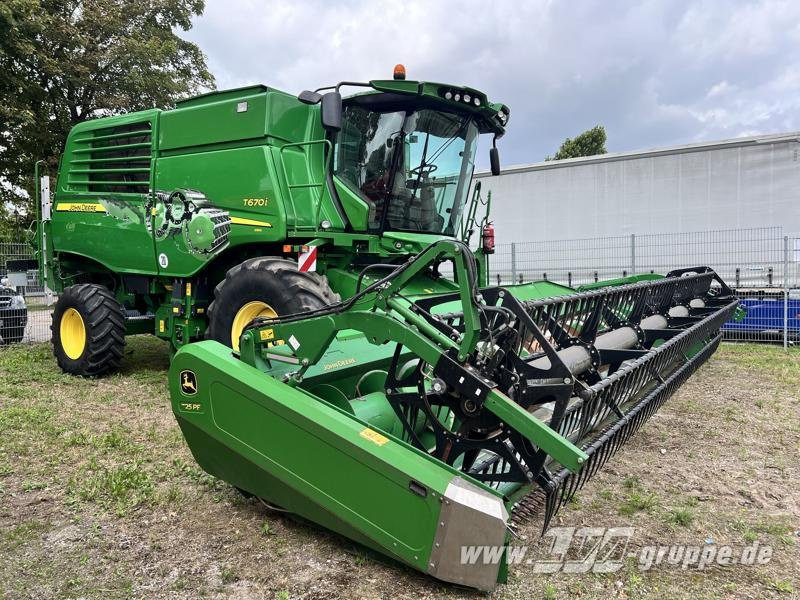 John Deere T670 i - Moissonneuse-batteuse: photos 2 John Deere T670 i - Moissonneuse-batteuse: photos 2