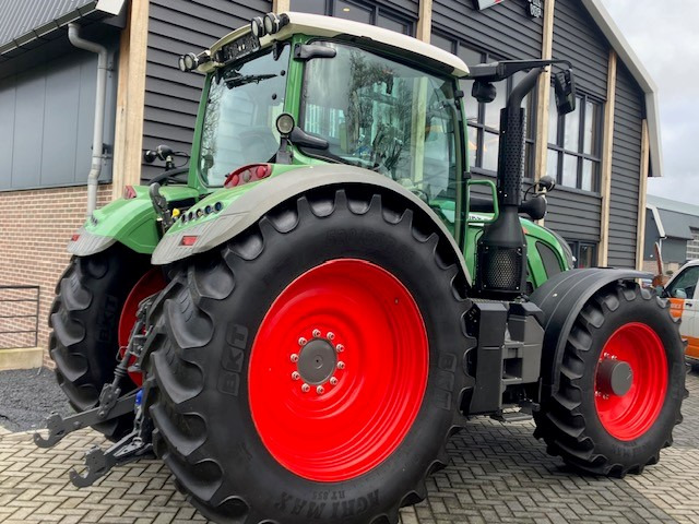 Tracteur agricole FENDT 724 profi plus: photos 14