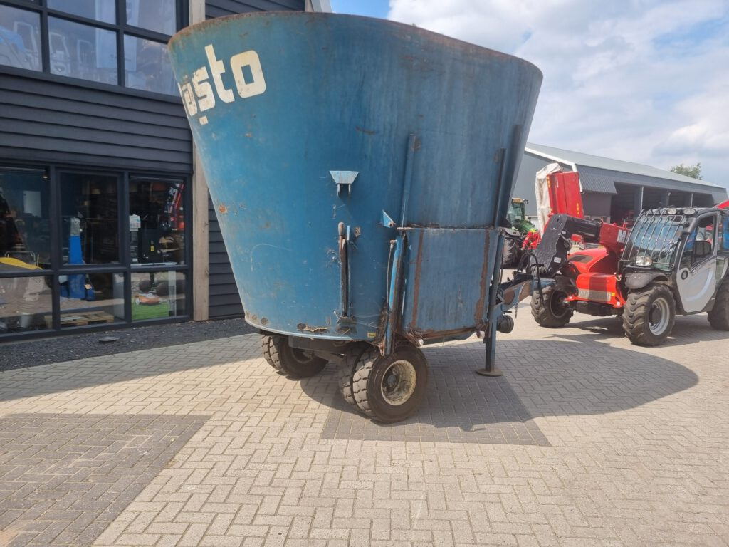 FRASTO Tornado feedwagon 12 m3 - Mélangeuse: photos 1 FRASTO Tornado feedwagon 12 m3 - Mélangeuse: photos 1
