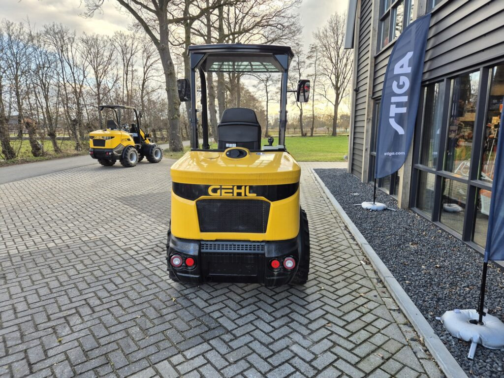 GEHL AL330 loader - Valet de ferme: photos 4 GEHL AL330 loader - Valet de ferme: photos 4