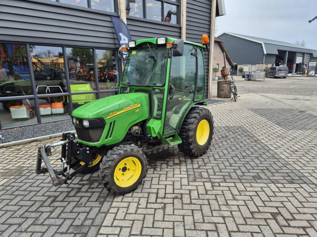 JOHN DEERE 2520 - Micro tracteur: photos 2 JOHN DEERE 2520 - Micro tracteur: photos 2