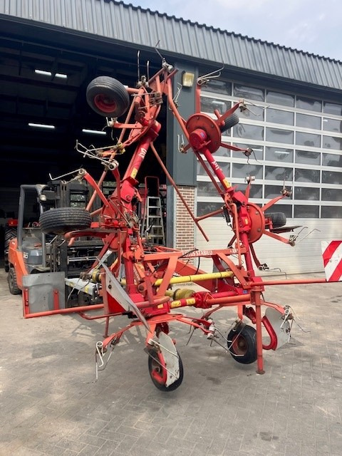 LELY 675 tedder - Faneuse: photos 1 LELY 675 tedder - Faneuse: photos 1