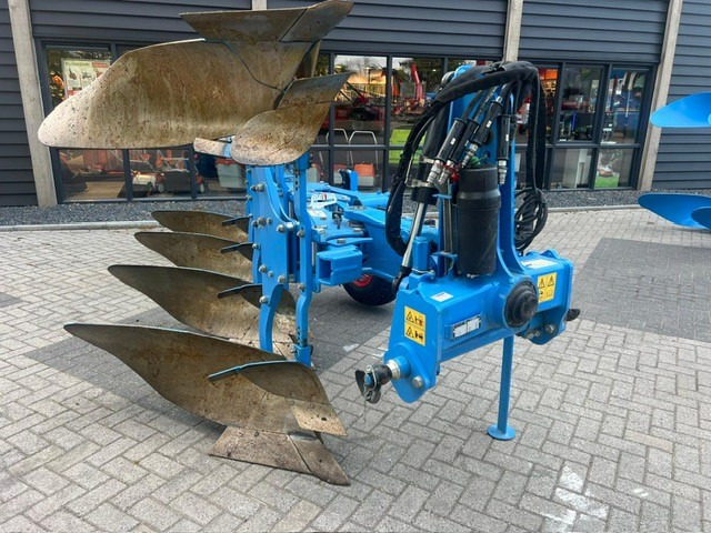 LEMKEN 4-scissor vario plough - Outils du sol: photos 4 LEMKEN 4-scissor vario plough - Outils du sol: photos 4