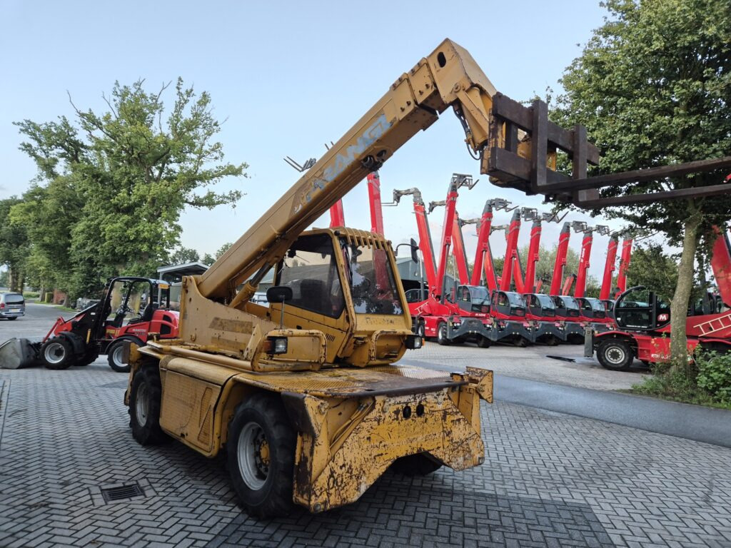 Chariot télescopique MERLO Roto 30.13: photos 10 Chariot télescopique MERLO Roto 30.13: photos 10