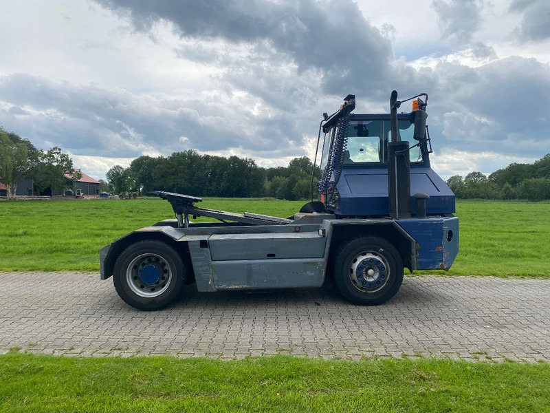 Sisu E TRX 182 | HYDROLIC | CENTRAL LUBRIGATION | NO RUST !!! - Tracteur portuaire: photos 3 Sisu E TRX 182 | HYDROLIC | CENTRAL LUBRIGATION | NO RUST !!! - Tracteur portuaire: photos 3