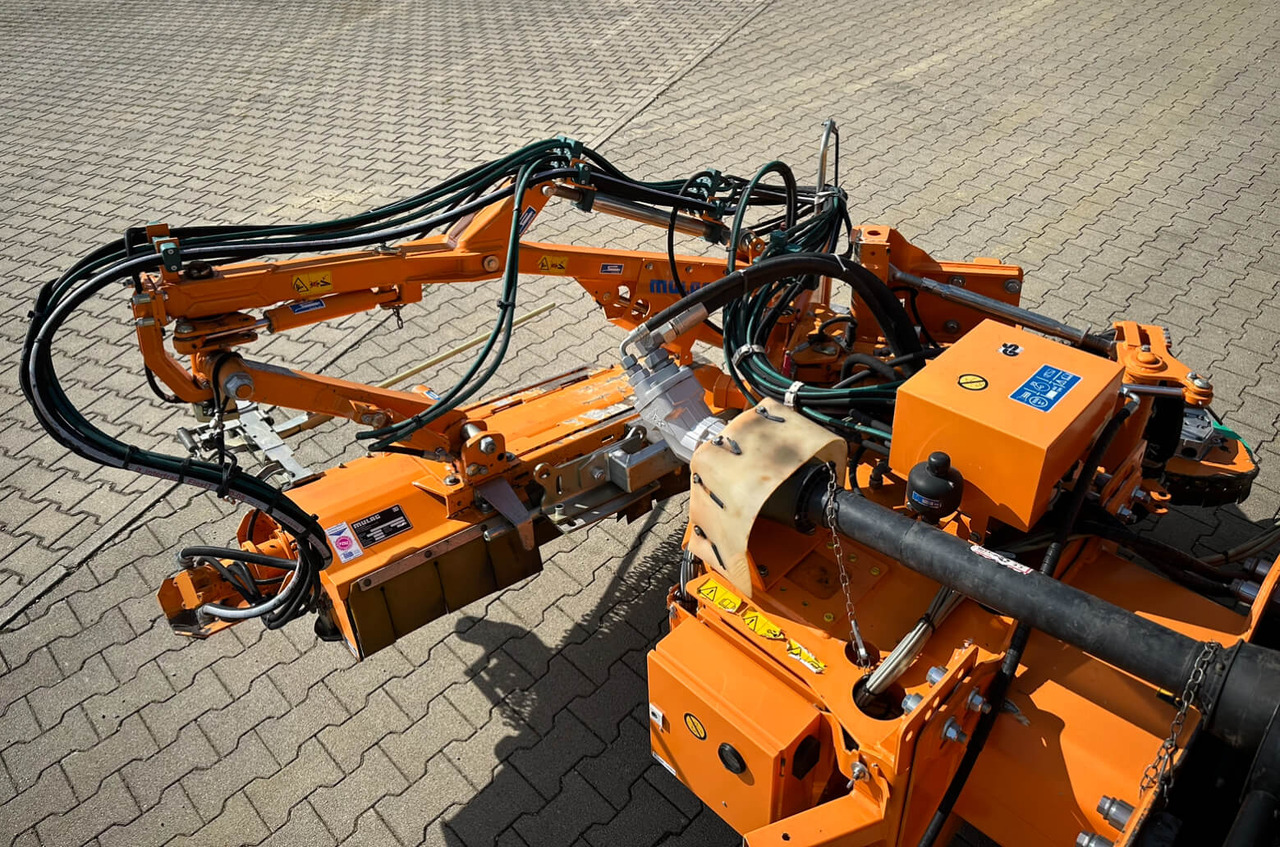 Unimog Leitpfostenausmähgerät / Randstreifenmähger - Epareuse: photos 3 Unimog Leitpfostenausmähgerät / Randstreifenmähger - Epareuse: photos 3