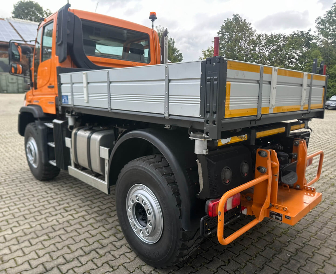 Unimog 530 - U530 405 44301 Mercedes Benz 405 - Véhicule de voirie/ Spécial: photos 3 Unimog 530 - U530 405 44301 Mercedes Benz 405 - Véhicule de voirie/ Spécial: photos 3