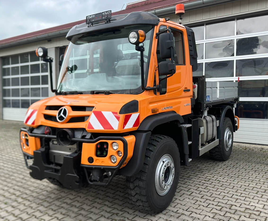 Unimog 530 - U530 405 44301 Mercedes Benz 405 - Véhicule de voirie/ Spécial: photos 1 Unimog 530 - U530 405 44301 Mercedes Benz 405 - Véhicule de voirie/ Spécial: photos 1