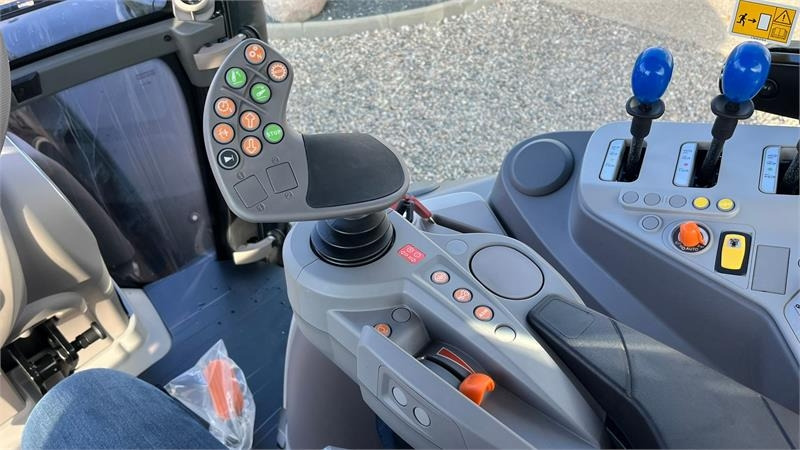 Deutz-fahr Agrotron 6205G New and Unused tractor - Tracteur agricole: photos 4 Deutz-fahr Agrotron 6205G New and Unused tractor - Tracteur agricole: photos 4