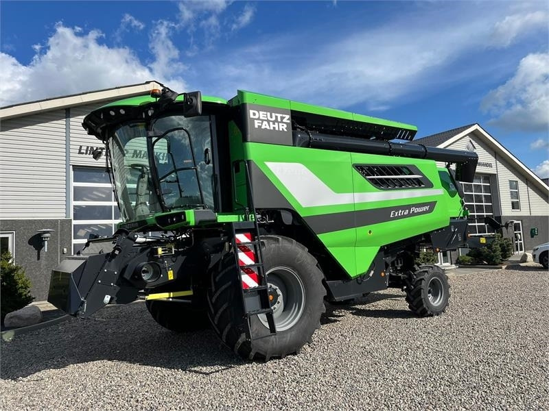 Deutz-fahr C7206 With 24feed - 7.2m header. New and unused Co - Moissonneuse-batteuse: photos 1 Deutz-fahr C7206 With 24feed - 7.2m header. New and unused Co - Moissonneuse-batteuse: photos 1