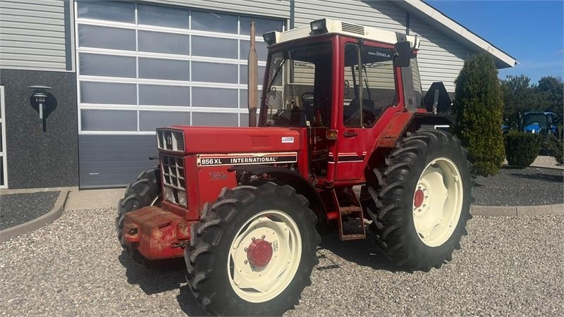 IH 856XL Med gode dæk - Tracteur agricole: photos 2 IH 856XL Med gode dæk - Tracteur agricole: photos 2