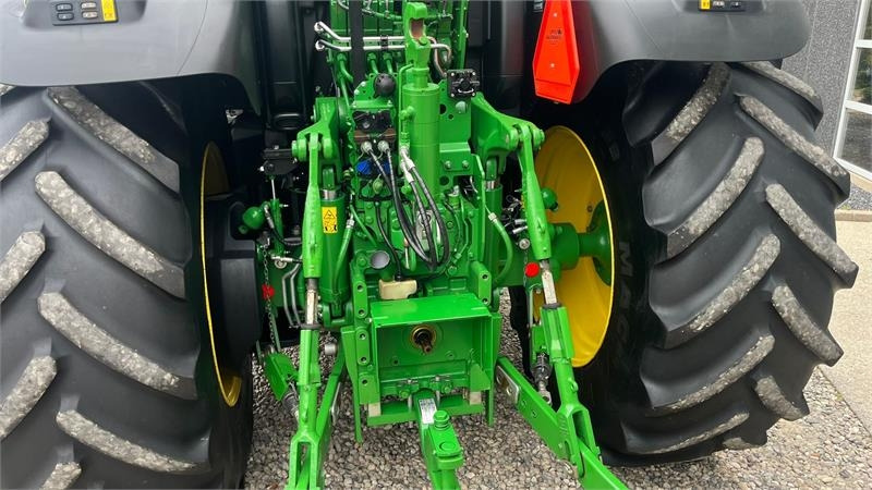 John Deere 6195R Premium Edition med frontlift  - Tracteur agricole: photos 5 John Deere 6195R Premium Edition med frontlift  - Tracteur agricole: photos 5