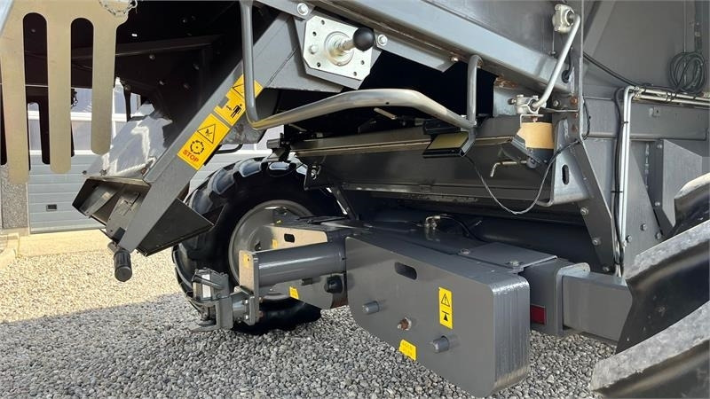 Massey Ferguson 7370 BETA. Gårdmaskine med kun 1080 motortimer. Me  - Moissonneuse-batteuse: photos 5 Massey Ferguson 7370 BETA. Gårdmaskine med kun 1080 motortimer. Me  - Moissonneuse-batteuse: photos 5