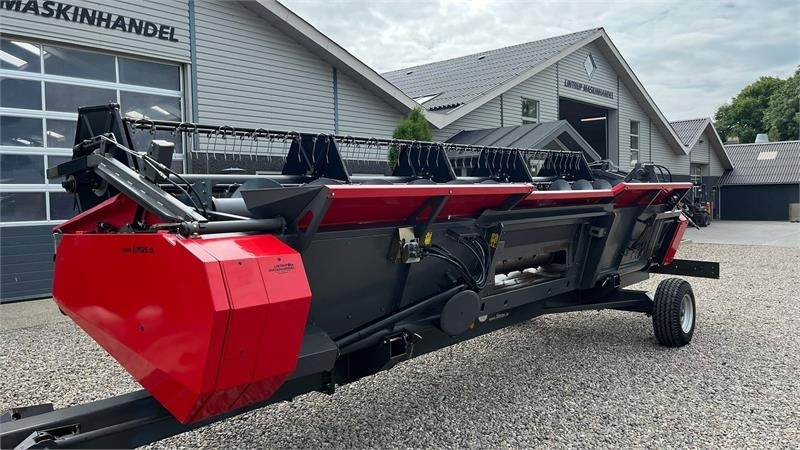 Massey Ferguson 7370 BETA. Gårdmaskine med kun 1080 motortimer. Me  - Moissonneuse-batteuse: photos 3 Massey Ferguson 7370 BETA. Gårdmaskine med kun 1080 motortimer. Me  - Moissonneuse-batteuse: photos 3