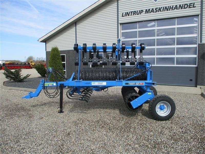 Namyslo Tiger 620 med hydraulisk lammelplanke / plannerpla - Rouleau agricole: photos 3 Namyslo Tiger 620 med hydraulisk lammelplanke / plannerpla - Rouleau agricole: photos 3
