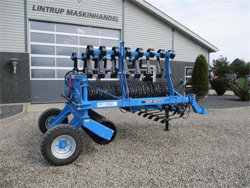 Rouleau agricole Namyslo Tiger 620 med hydraulisk lammelplanke / plannerpla: photos 8