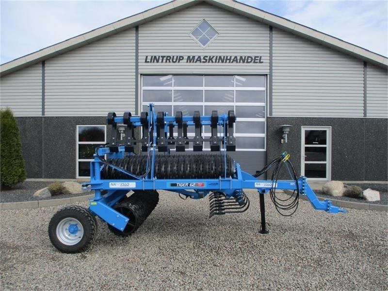 Namyslo Tiger 620 med hydraulisk lammelplanke / plannerpla - Rouleau agricole: photos 1 Namyslo Tiger 620 med hydraulisk lammelplanke / plannerpla - Rouleau agricole: photos 1