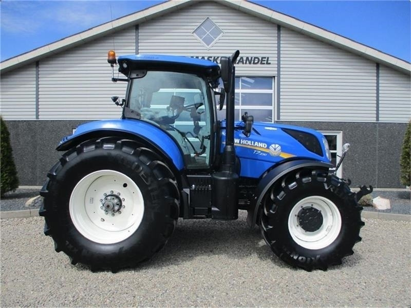 New Holland T7.230 AutoCommand, meget velholdt traktor - Tracteur agricole: photos 2 New Holland T7.230 AutoCommand, meget velholdt traktor - Tracteur agricole: photos 2