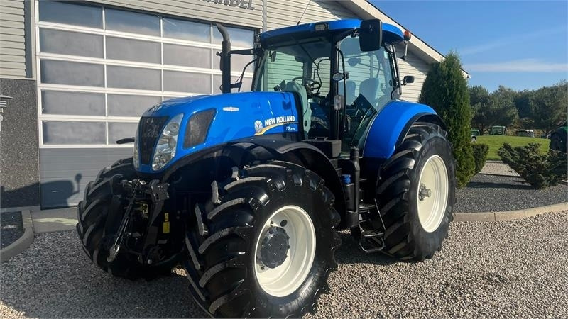 New Holland T7.270 AutoCommand med frontlift - Tracteur agricole: photos 2 New Holland T7.270 AutoCommand med frontlift - Tracteur agricole: photos 2