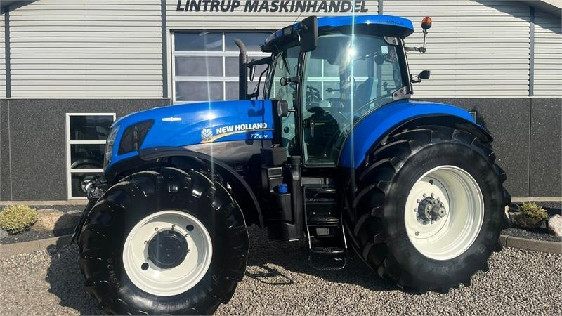 New Holland T7.270 AutoCommand med frontlift - Tracteur agricole: photos 1 New Holland T7.270 AutoCommand med frontlift - Tracteur agricole: photos 1