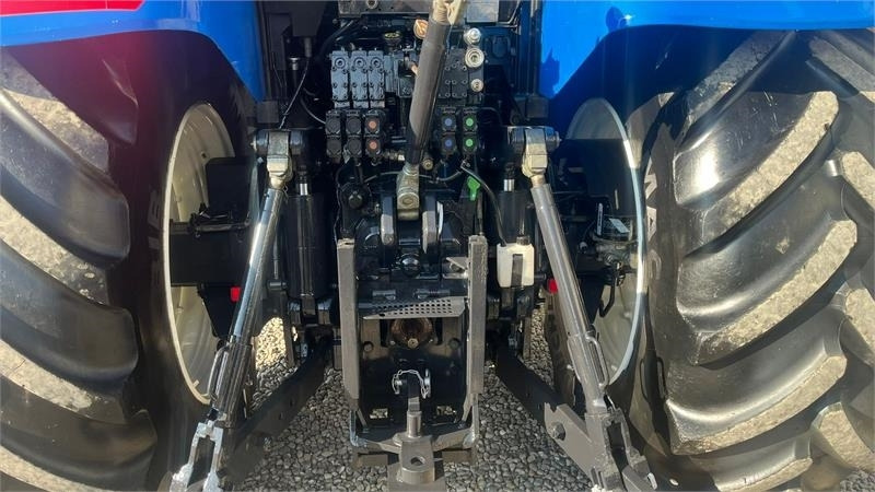 New Holland T7.270 AutoCommand med frontlift - Tracteur agricole: photos 5 New Holland T7.270 AutoCommand med frontlift - Tracteur agricole: photos 5